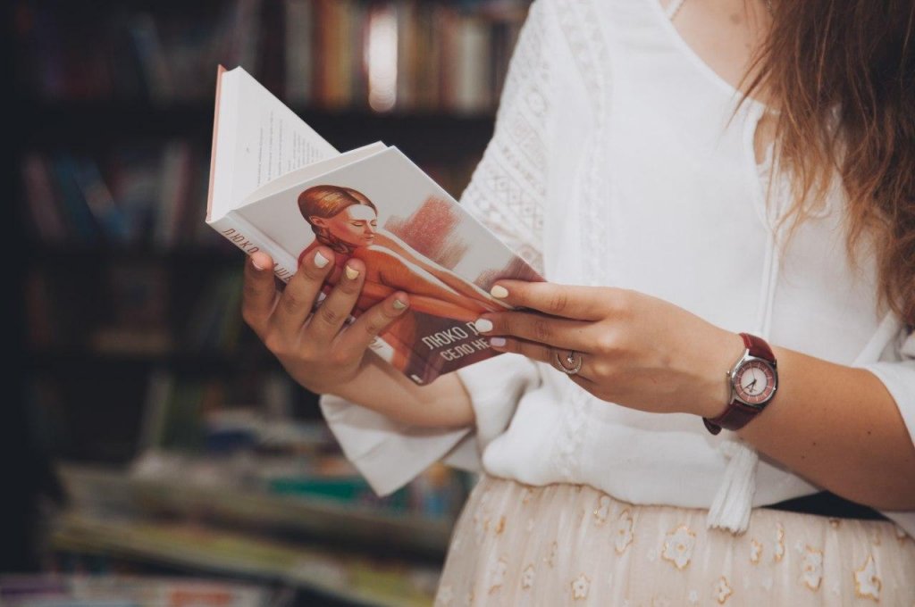 A day in the life of a bookstore 2